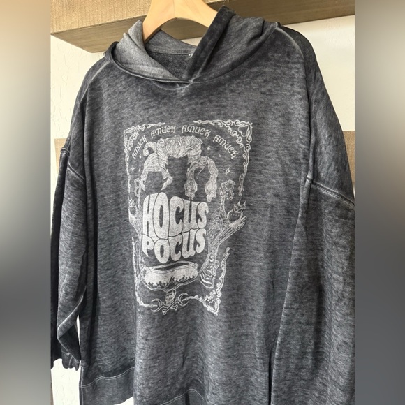 Disney Hocus Pocus|Gray wash lightweight sweatshirt in boho graphic•••plus size - Picture 5 of 11